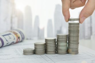 Teciomar Ábila analisa como o investimento social está transformando o lucro em uma ferramenta de impacto sustentável.