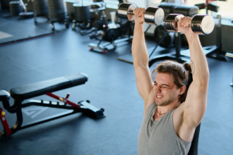 Gustavo Luíz Guilherme Pinto destaca como o fortalecimento muscular protege a saúde óssea e reduz o risco de doenças degenerativas.