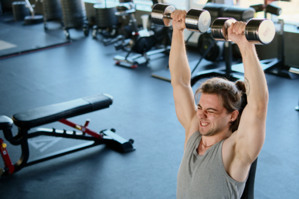 Gustavo Luíz Guilherme Pinto destaca como o fortalecimento muscular protege a saúde óssea e reduz o risco de doenças degenerativas.