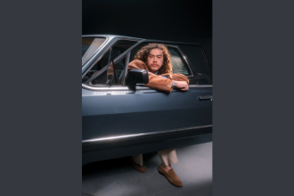 A Non Stop anuncia o primeiro álbum de Whindersson Nunes, inspirado no estilo retrô de 1985. (Crédito: Allison Valentim)