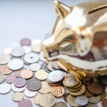 Ediney Jara de Oliveira mostra como choques geopolíticos impactam moedas, juros e o comércio internacional.