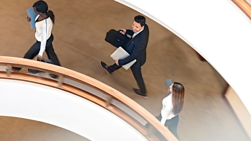 Burocracia sem desespero mostra como transformar documentos e obrigações em rotina tranquila, explica Vitor Barreto Moreira.