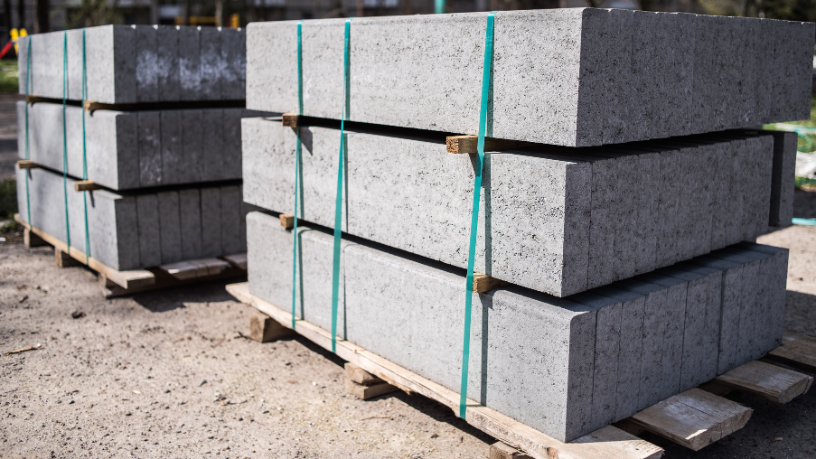 Descubra com Valderci Malagosini Machado o papel essencial dos blocos de concreto na eficiência térmica e no desempenho das construções.