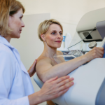 Vinicius Tadeu Sattin Rodrigues ressalta como a mamografia periódica integra um planejamento preventivo essencial para a saúde das mamas.