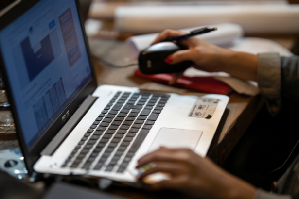 Computação quântica acelera corrida tecnológica global: o que os avanços recentes significam para inovação e empresas brasileiras?
