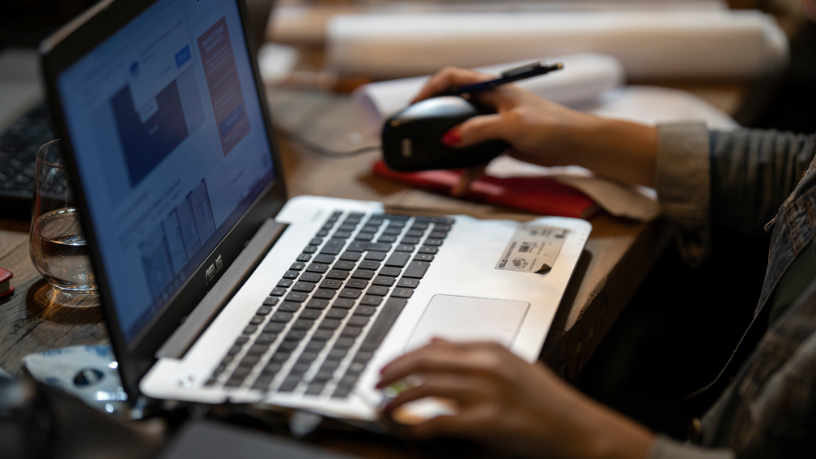 Computação quântica acelera corrida tecnológica global: o que os avanços recentes significam para inovação e empresas brasileiras?