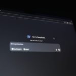 Tela escura exibindo uma interface de assistente de inteligência artificial com uma mensagem inicial de conversa.